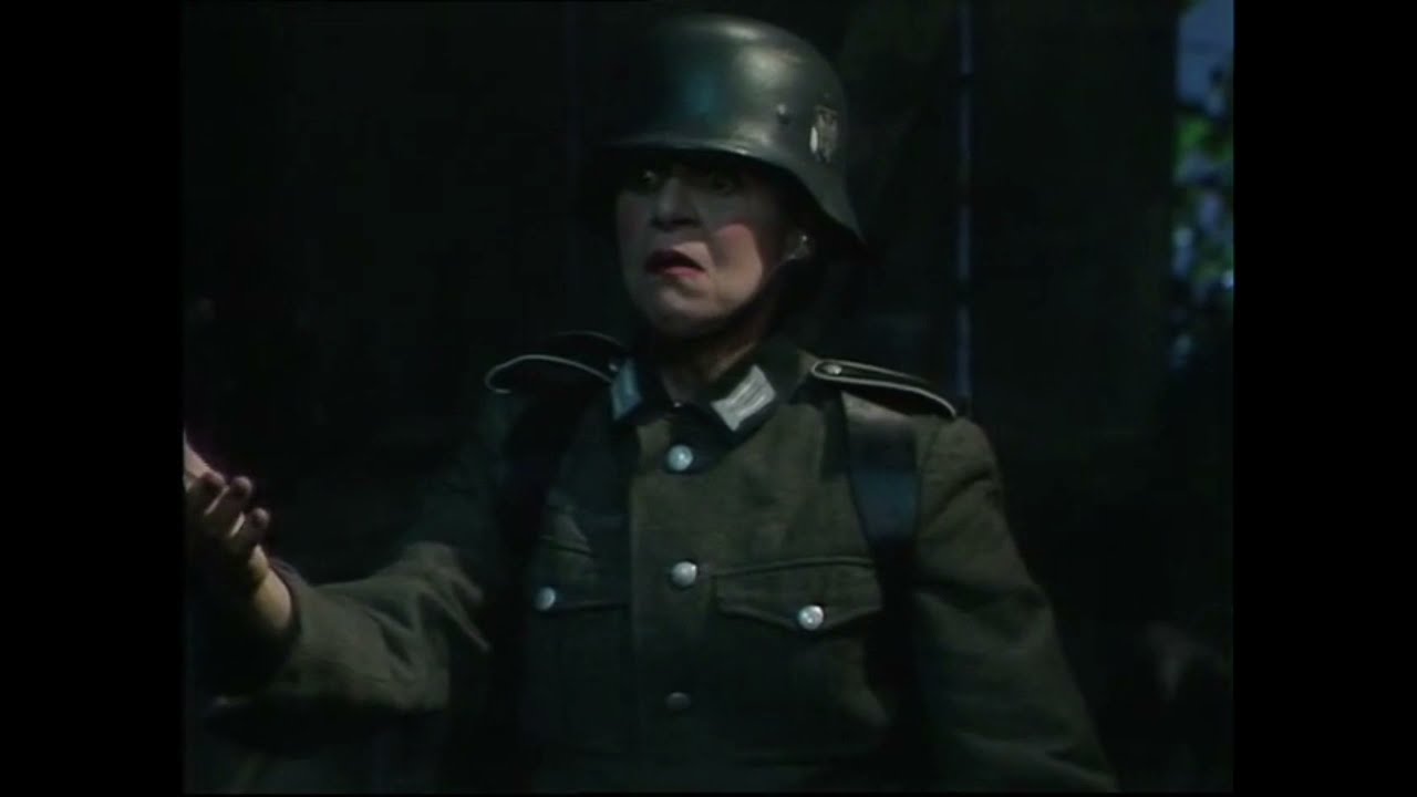 Madame Edith's bravery | Allo Allo S01E06