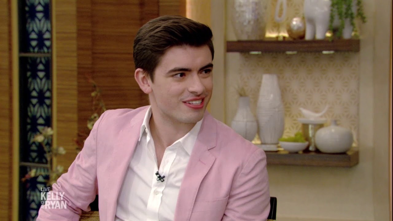 Michael Consuelos on Playing a Younger Version of His Dad on 