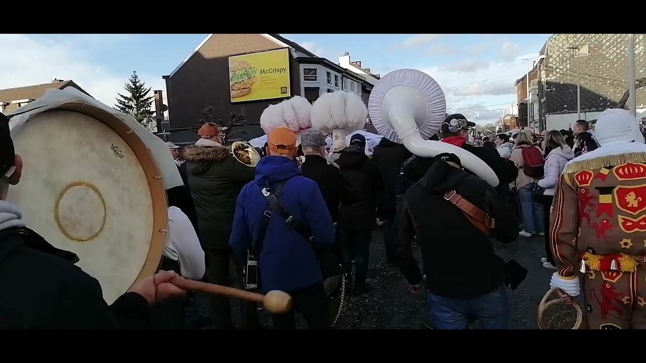 142ème Cavalcade : Cortège des Sociétés de Gilles (1/2) / Fleurus (Belgique) / 2024