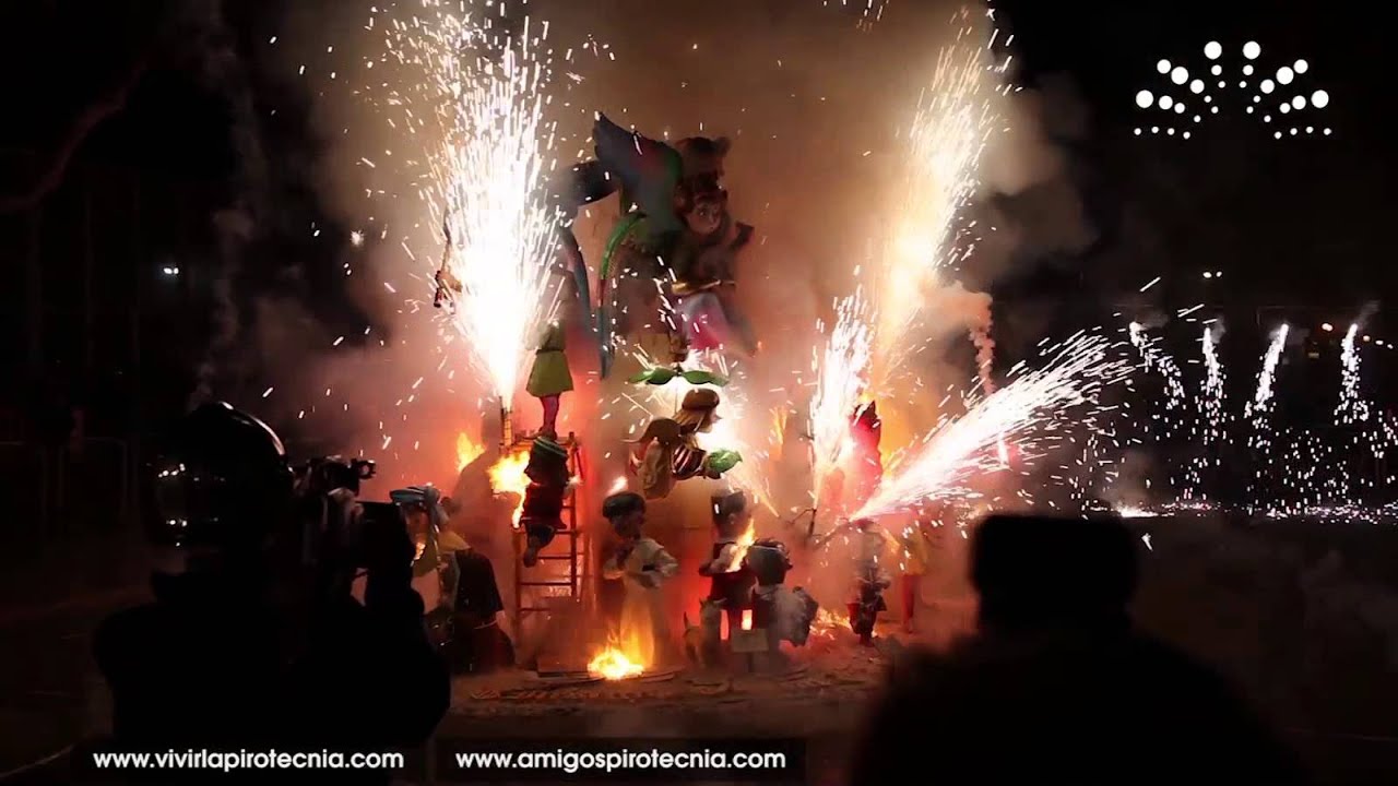 Nit de la Crema. Fallas 2013. Falla Municipal Infantil de Valencia
