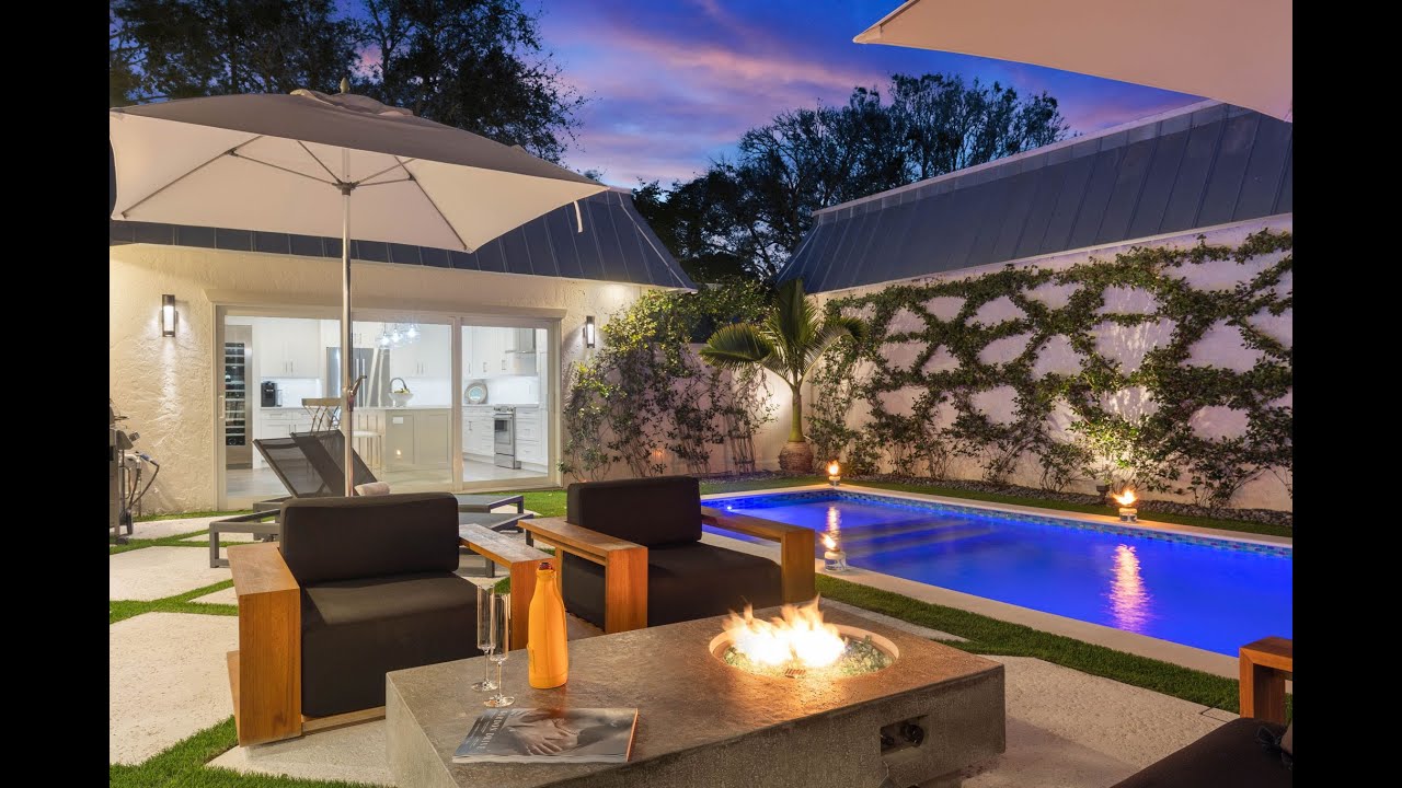 Fully remastered Park Shore villa in Naples, Florida