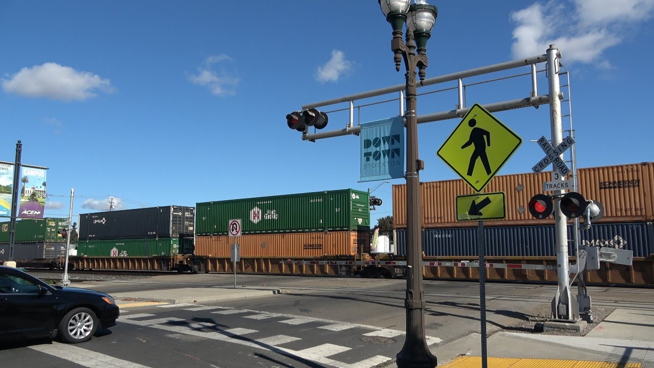 UP 8753 Z-Train Intermodal South - E. Weber Ave. Railroad Crossing, Stockton CA