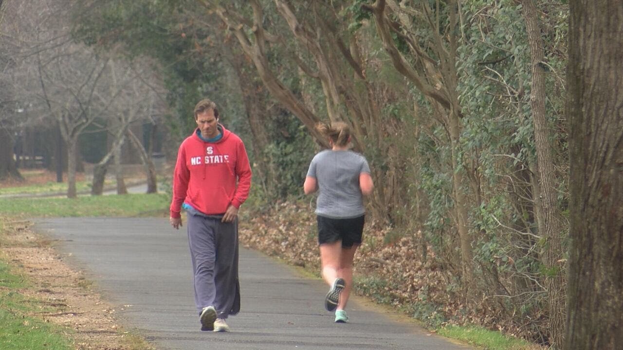 How to avoid injury when exercising, according to a doctor