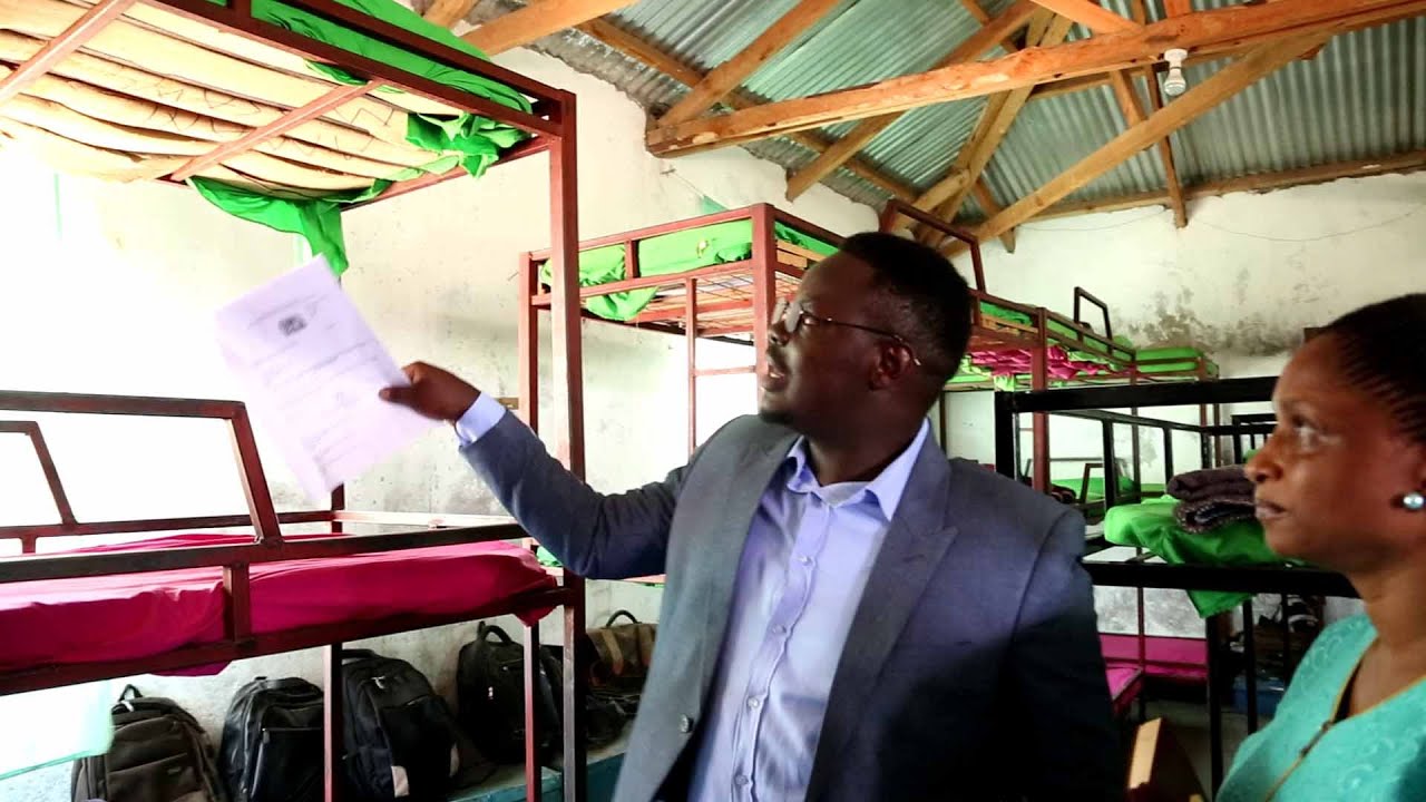 HALI MBAYA! DC SABAYA Akuta WANAFUNZI WAKIUME Wanalala KITANDA KIMOJA, Atoa MASAA 24 kwa MMILIKI...