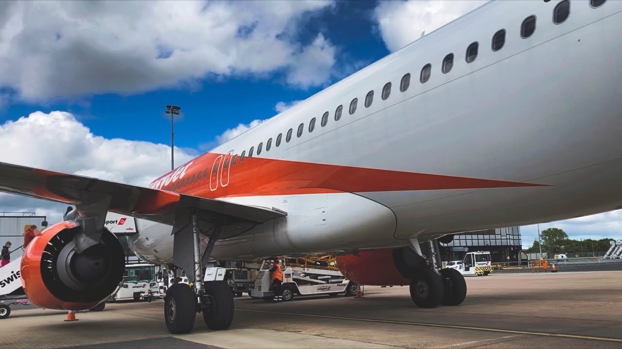 EASYJET A320-251N FULL FLIGHT - BELFAST TO LIVERPOOL - MAY 2021