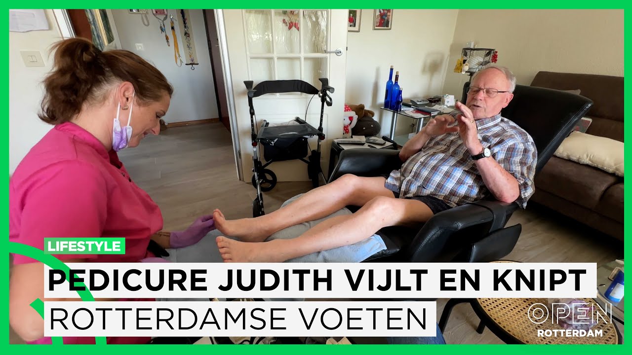 Pedicure Judith vijlt en knipt Rotterdamse voeten en bundelt opgehaalde verhalen in boek | LIFESTYLE