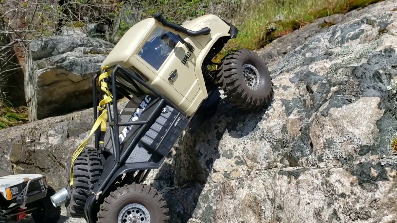 Scx10.2 unimog Group trailing plus rock climbing Adventure