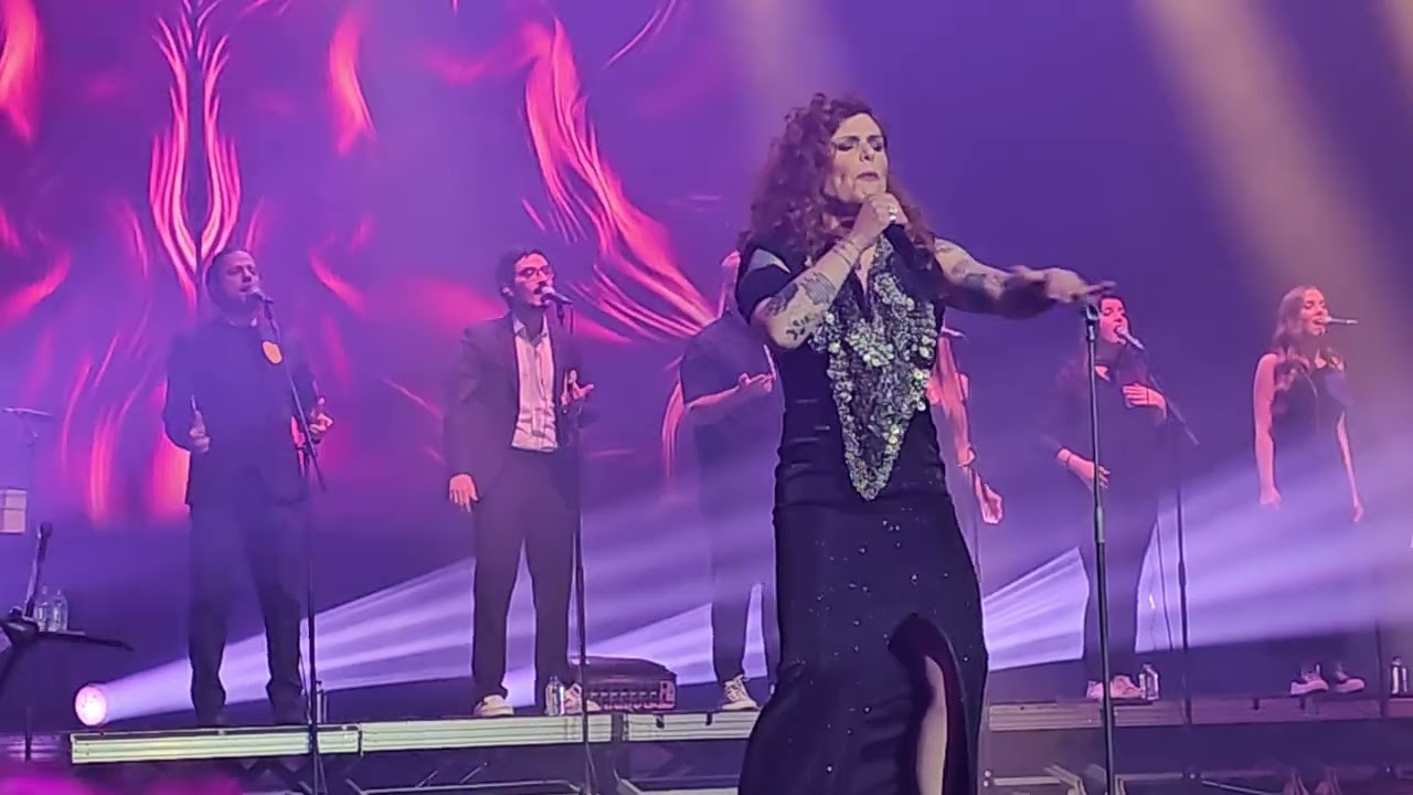 Gaivota - AMÁLIA HOJE  ao vivo 2025   Coliseu do Porto