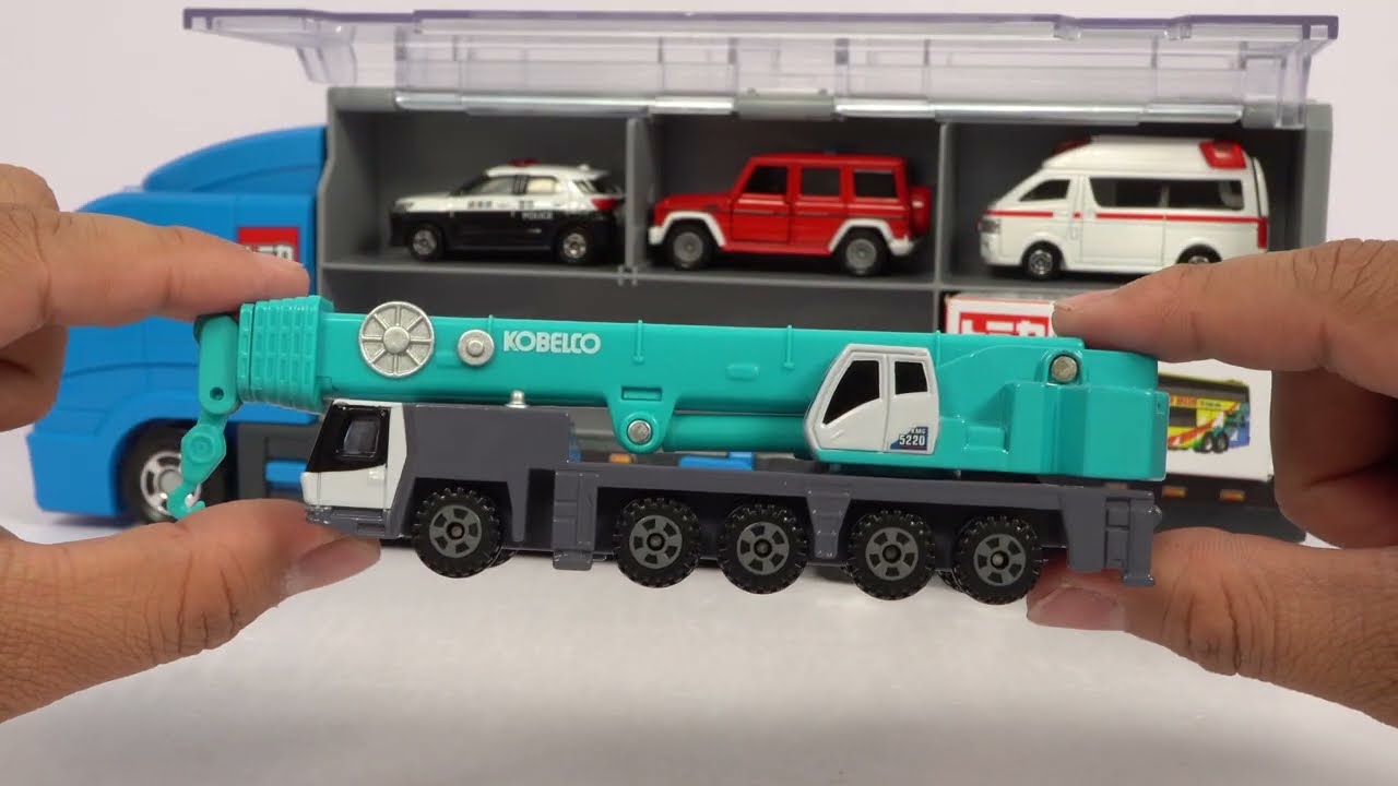 トミカがいっぱい☆ミニカーを開封してコンボイへ収納します！A lot of Tomicas☆ Miniature cars are opened and stored in the convoy!
