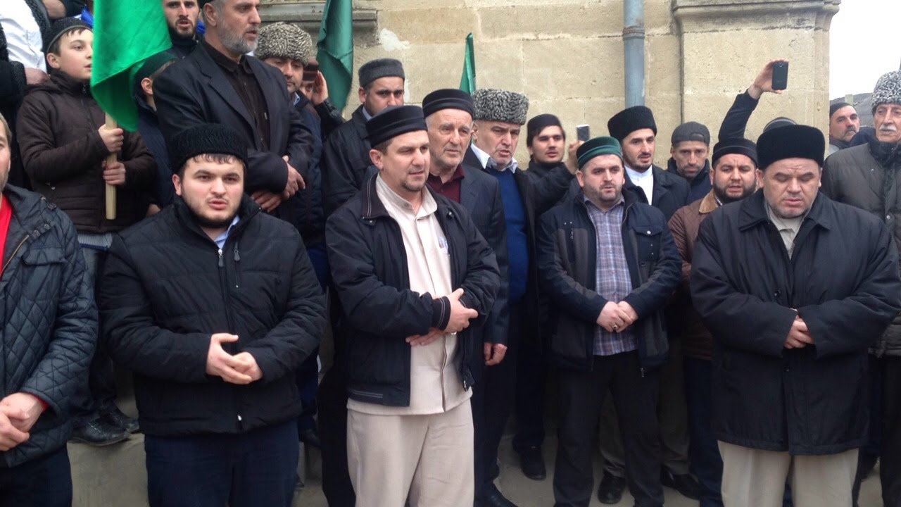 Арсланали Афанди .с.Н.Джунгутай провожают Устаза после маджлиса