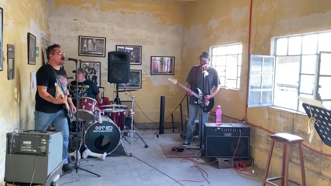 36. The Misfits - Descending Angel (Cover by f0r3v3r 08/08/2028)