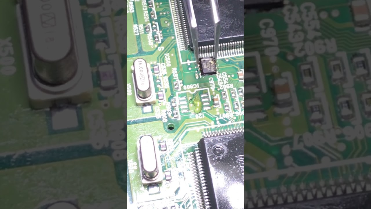 Trasplante de memoria eeprom de ECU #ecu #automobile #automotriz #videoshort #video