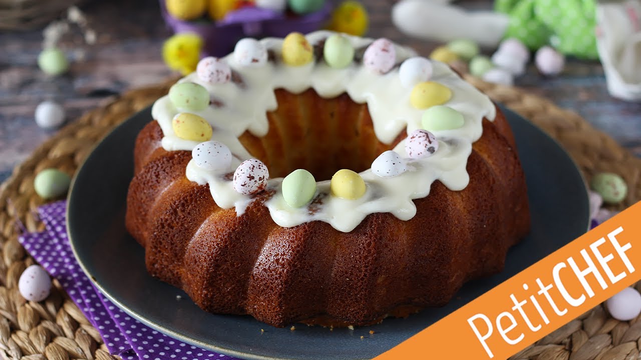 Bundt cake de Páscoa sabor limão e chocolate branco