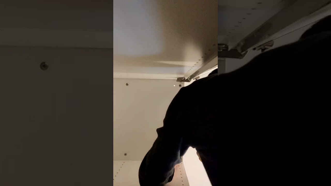 IKEA &ouml;versidan PAX WARDROBE LED light strip installation
