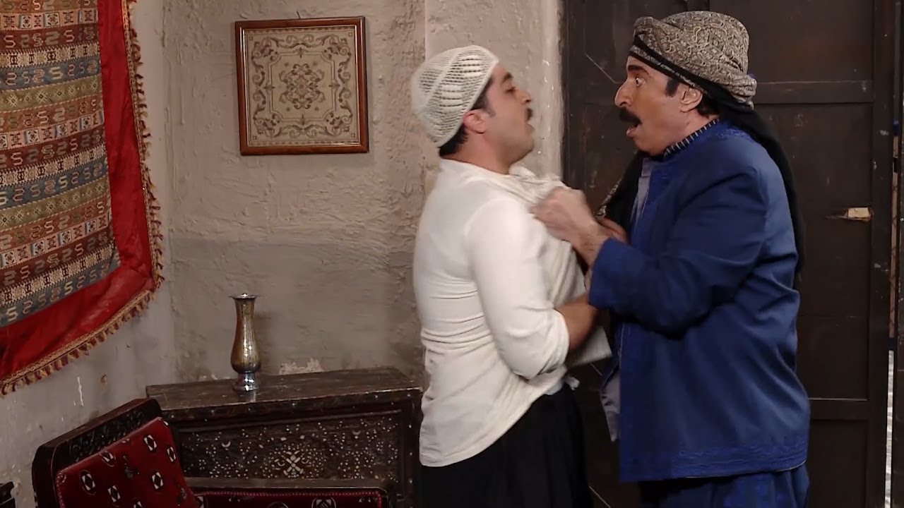 ضربو لان مسكو عم يحكي مع بنت معلمو والعكيد تصرف..كيف انتهت؟! عطر الشام - رشيد عساف