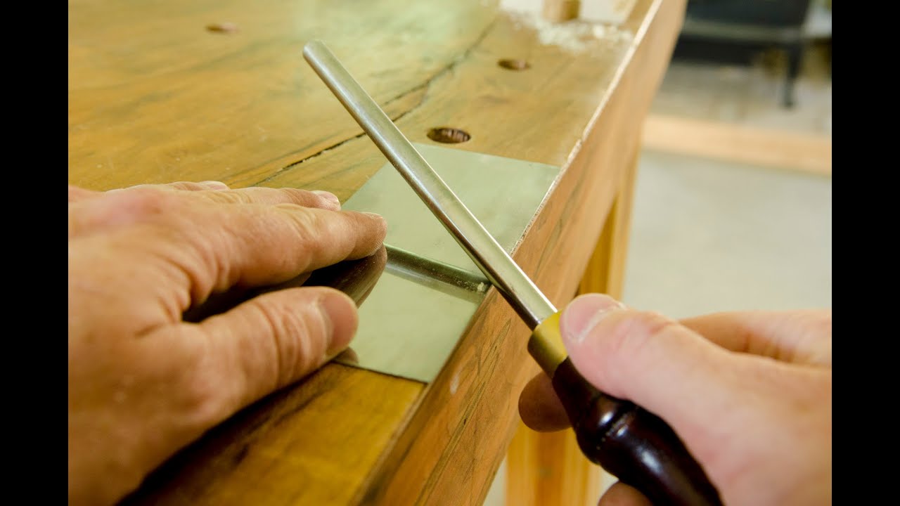 5 Easy Steps to Sharpen a Card Scraper for Woodworking