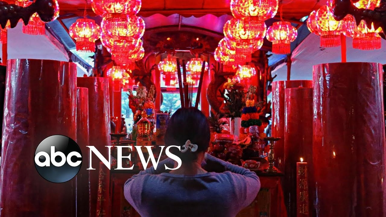 Chinese New Year, Hindu festival and Super Bowl parade: World in Photos, Feb. 11