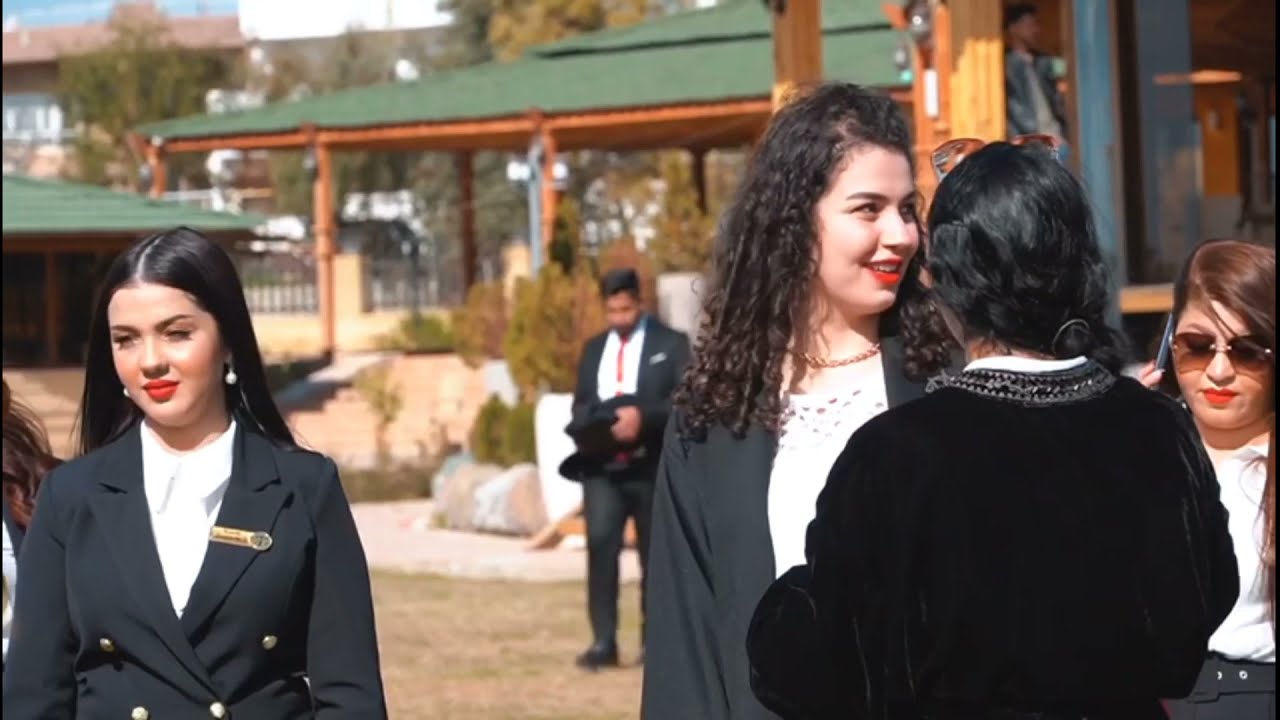 جلسة تصوير تخرج قسم القانون كلية القلم