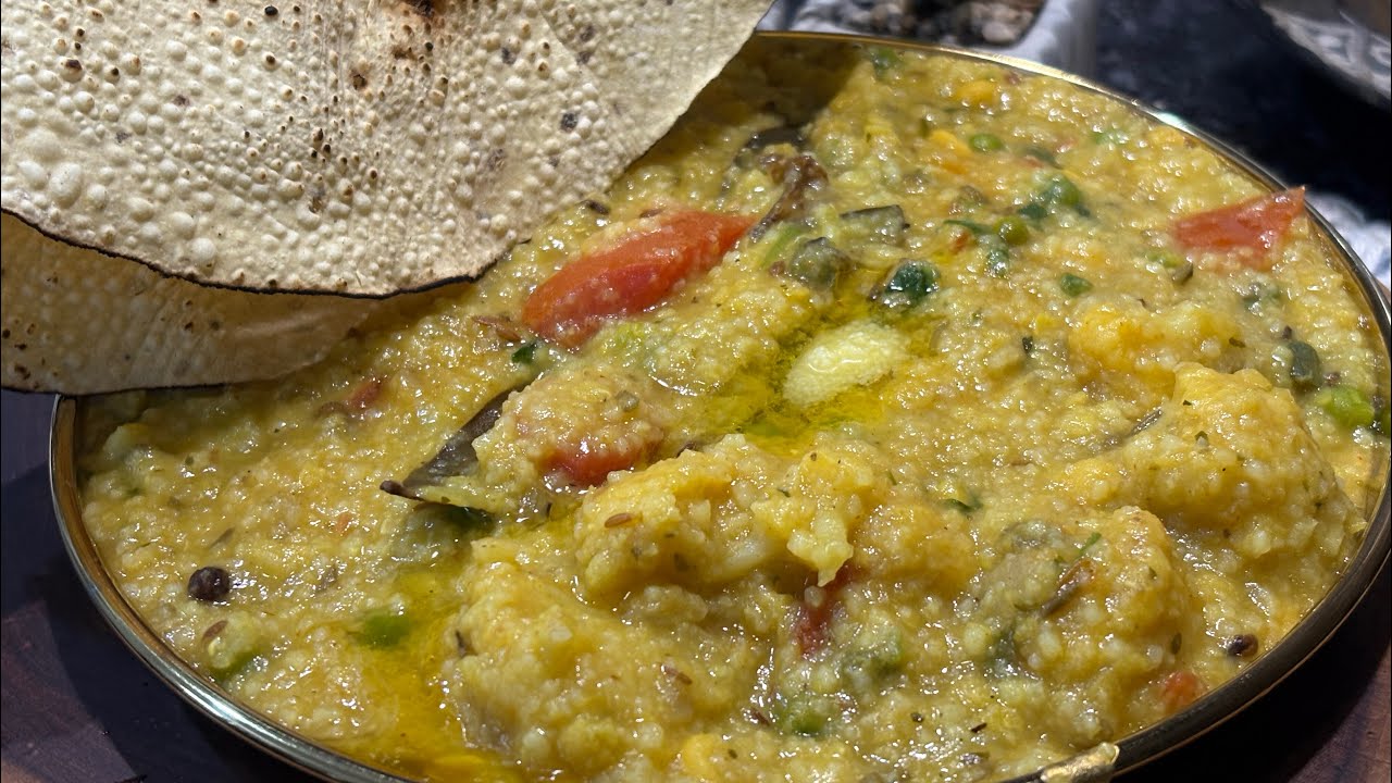 दाल चावल की त्योहार स्पेशल खिचड़ी । Masala Khichdi recipe. #khichdi #festival #recipe #indianrecipe 