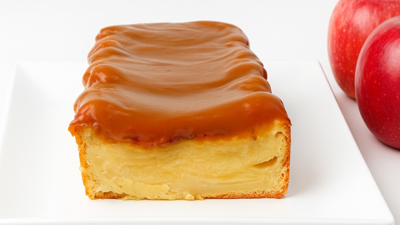 Easy Toffee Apple Cake recipe! This Caramel Apple Cake has more Apples than Cake! Easy Quick Recipes