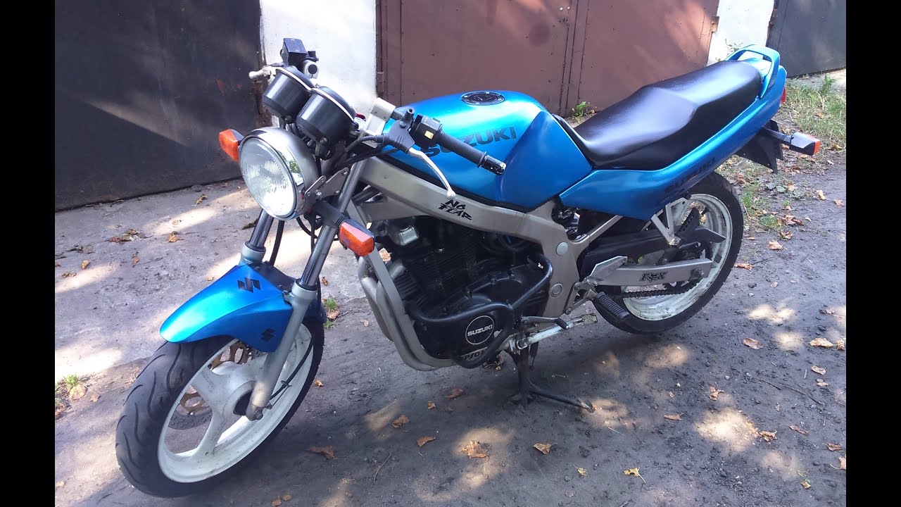 Synchronizacja gaźników SUZUKI GS 500/demontaż koła, kanapy, sprawdzenie napięcia akumukatora