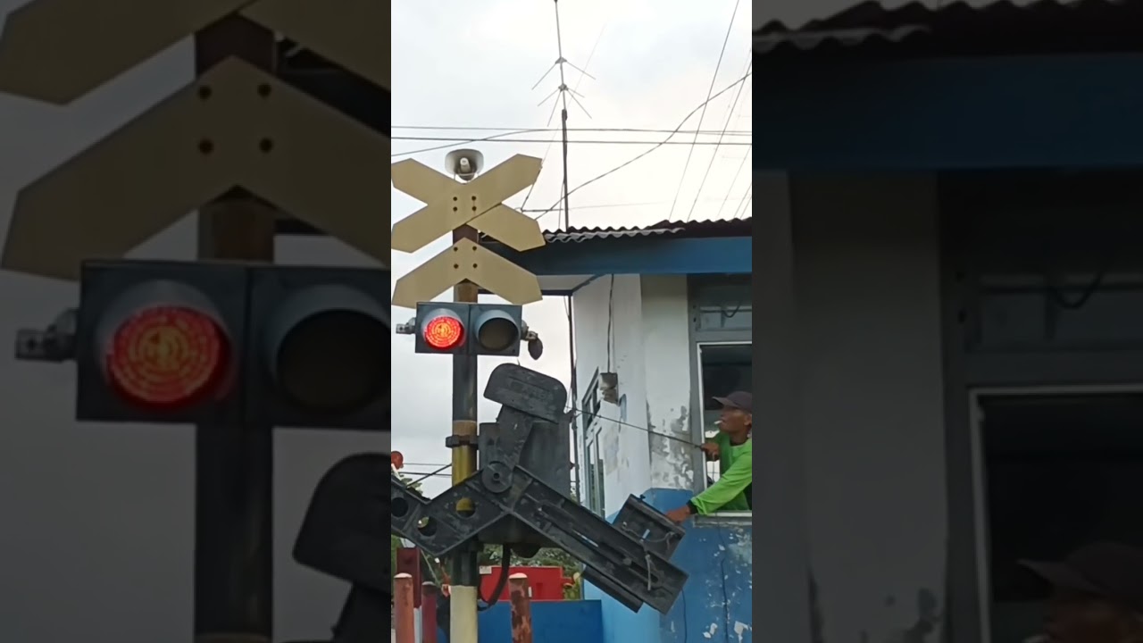 EXTRA MANUAL || Palang Pintu Kereta Api Rusak #shorts