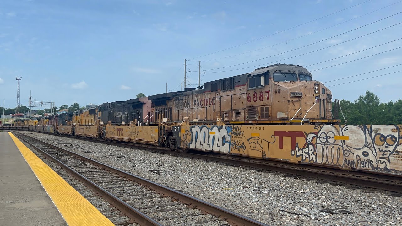 The best train consist I have ever seen!!! (Up 6378, up 1988)￼