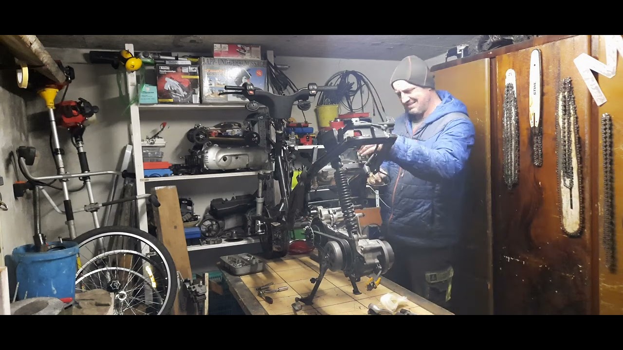 Explorer Race GT 50 .Motor einbauen und alles anschließen