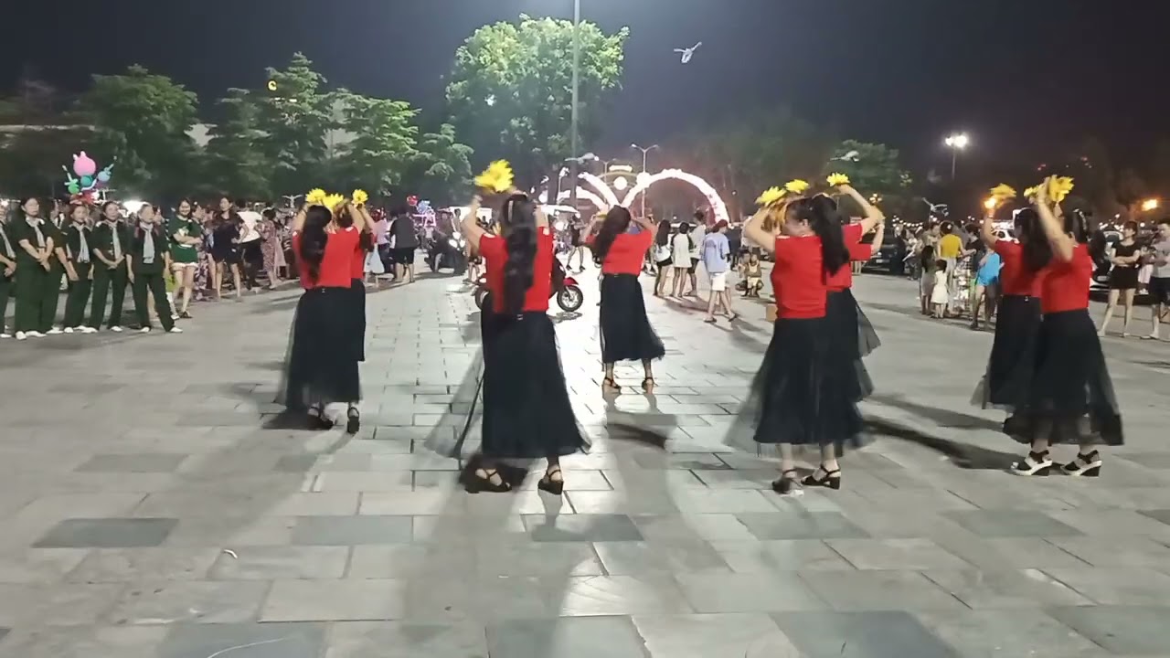 khiêu vu hai quê