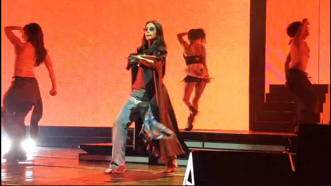BLACKPINK JENNIE - Filter Front Row Fancam - 'The Ruby Experience' in New York (03/10/25)