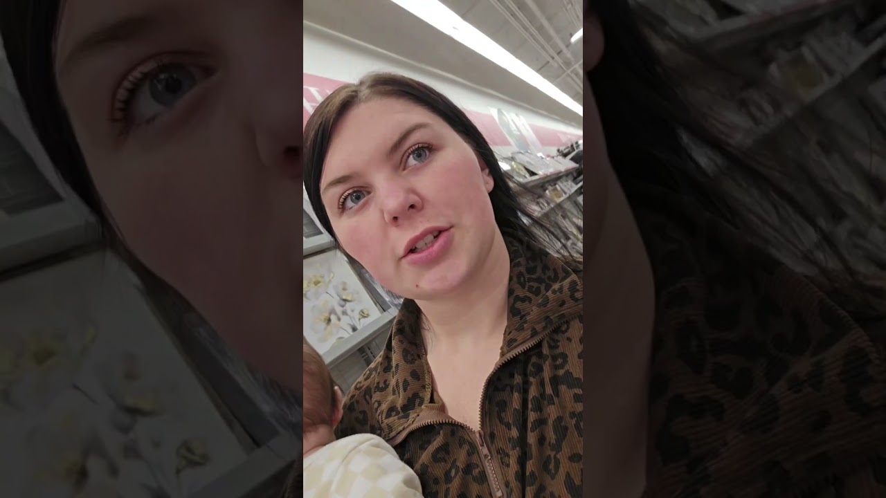 Она купила кое-что интересное в Target :) #шопинг #покупки #покупкисо мной #аляска