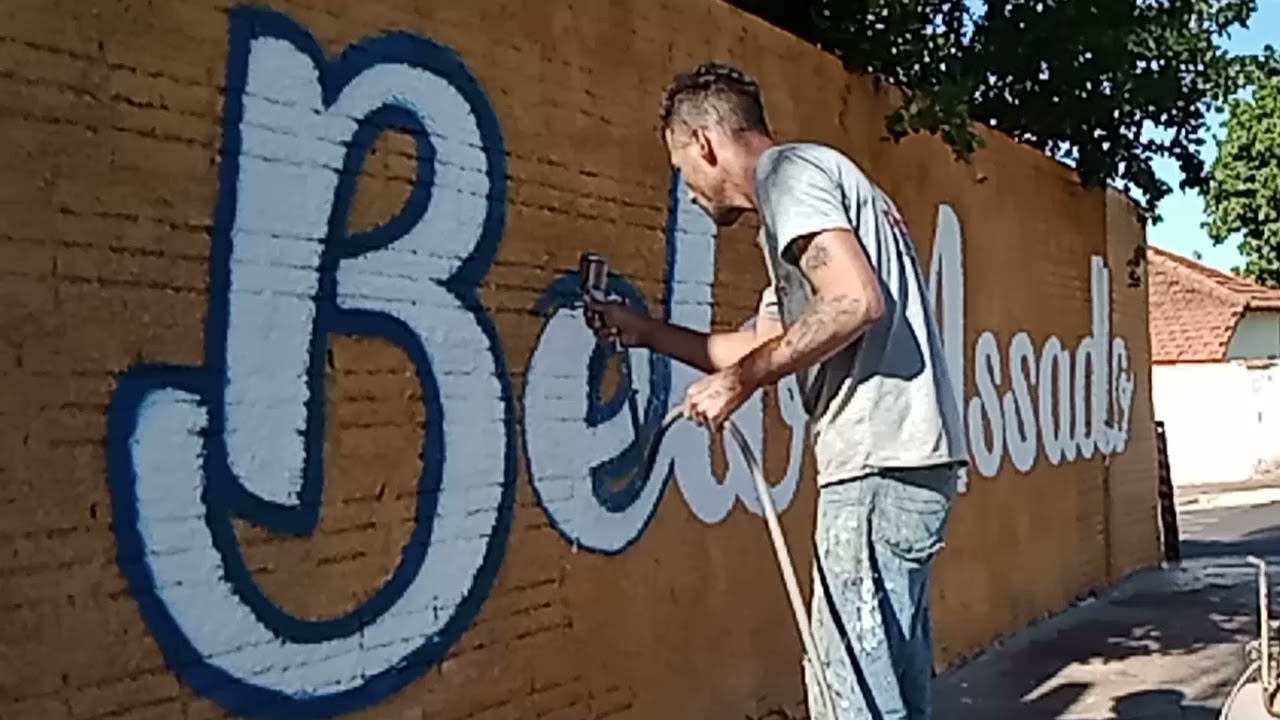 Letreiro a mão livre