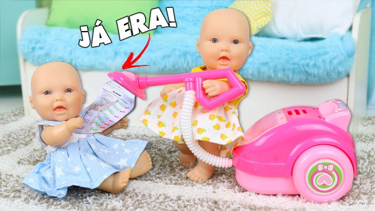 MEGIE ASPIROU O TRABALHO DA ESCOLA DA MIA! - Lilly Doll