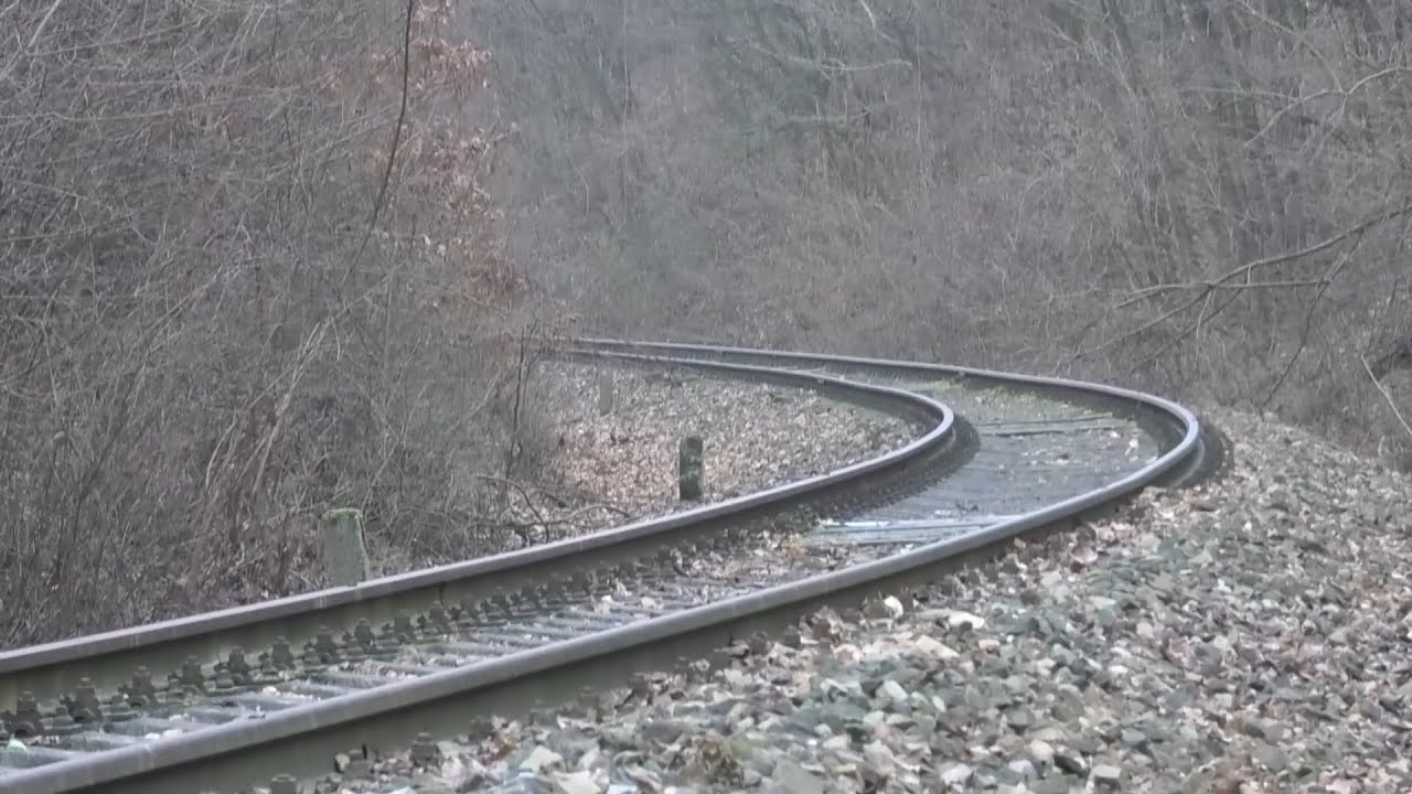 Nepouzivana zeleznica Luzianky - Zlate Moravce part 1