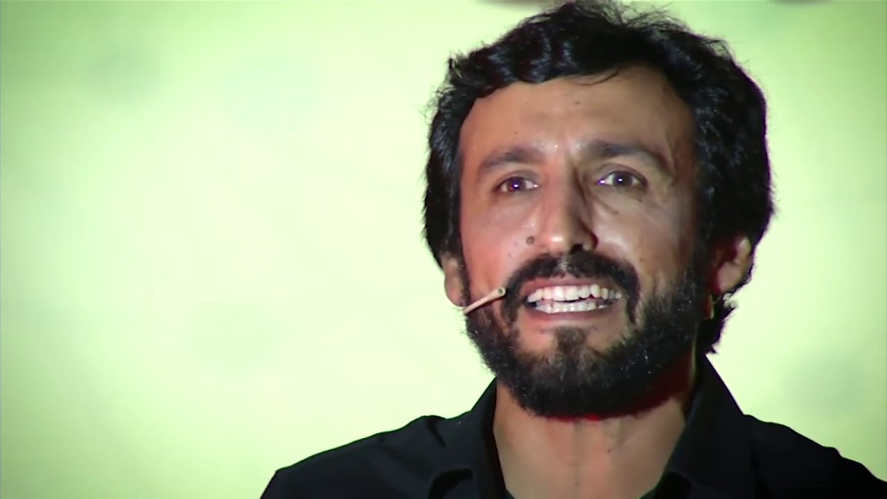 Cómo hacer lo que debes hacer y no lo que siempre haces | Miguel Figueroa | TEDxBarriosAltos