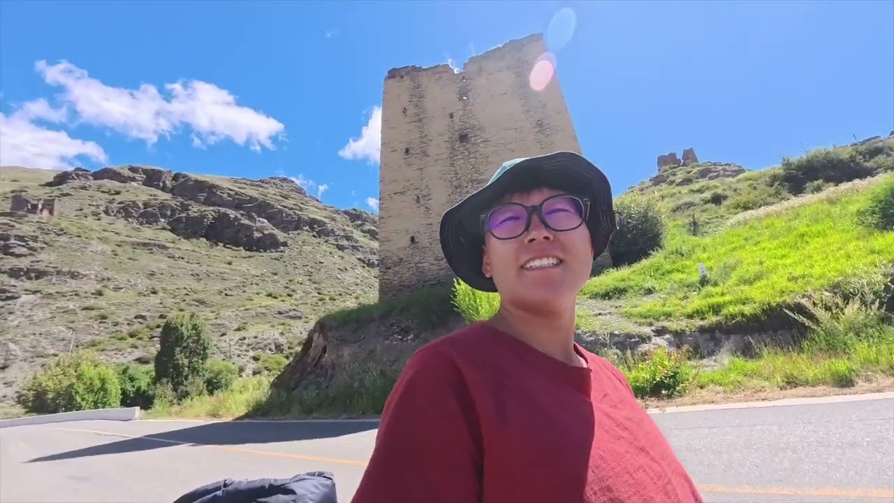 骑行西藏219边境线，肚子疼翻山30公里抵达镇子买肉做饭补补