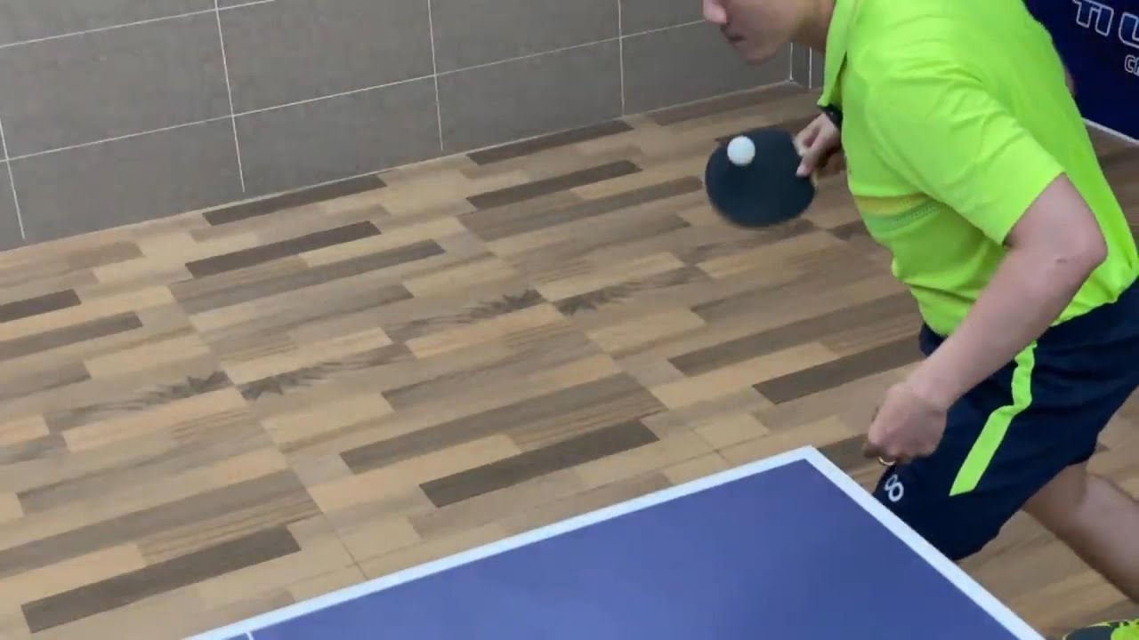 Masa Tenisinde hook servis tekniği