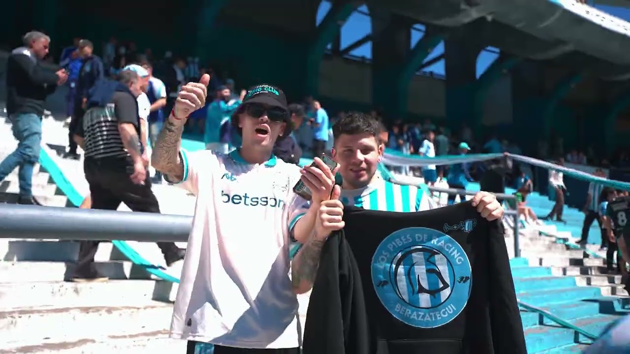 Ante tanta pasión, solo queda admirar. El futbol cuando se vuelve poesía.⚔️💪💙🤍