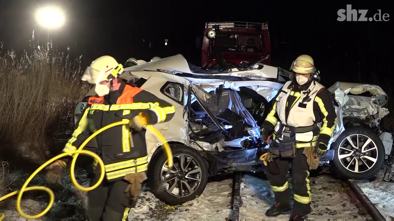 Zwei Tote bei schwerem Unfall in Dagebüll: Auto wird von Zug erfasst