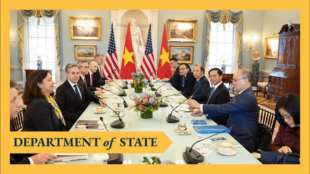 Secretary Blinken meets with Vietnamese Foreign Minister Bui Thanh Son