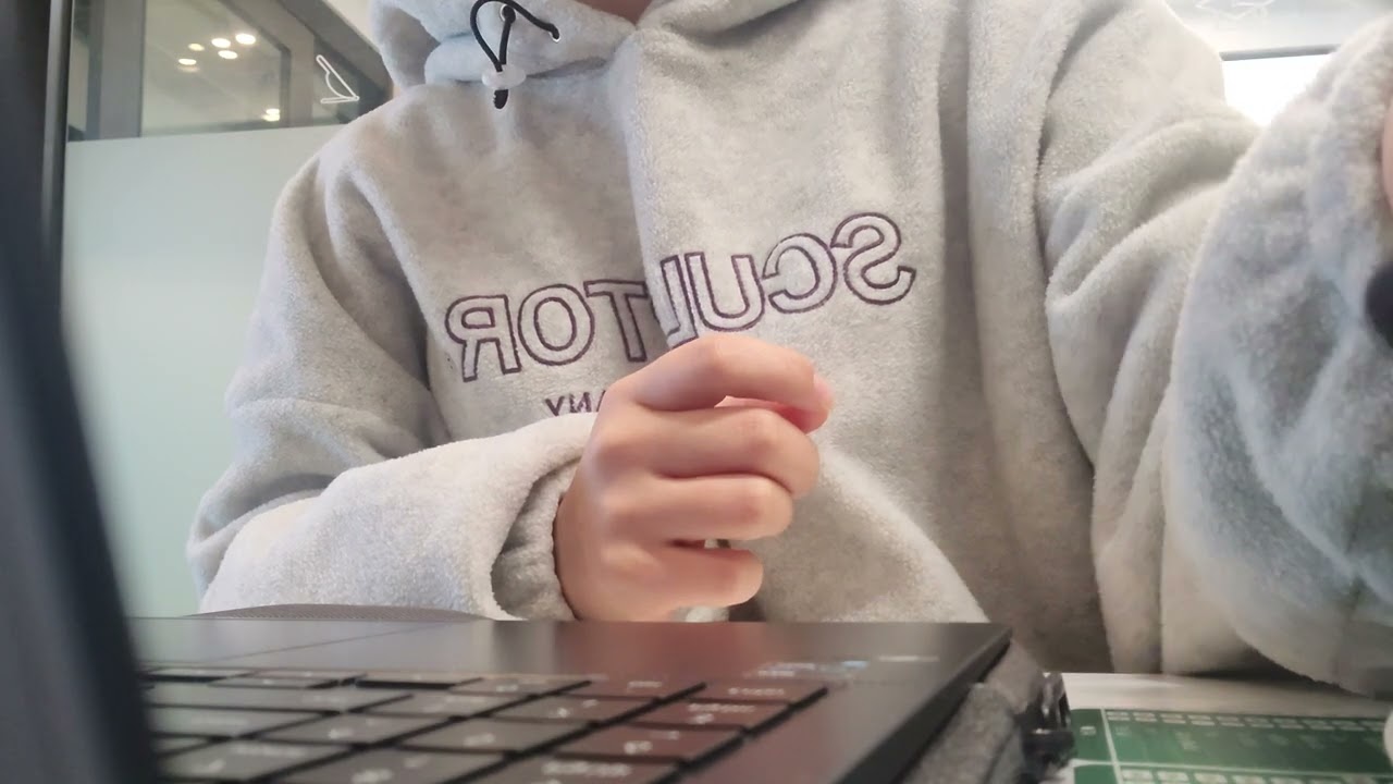 会社でこっそりASMR