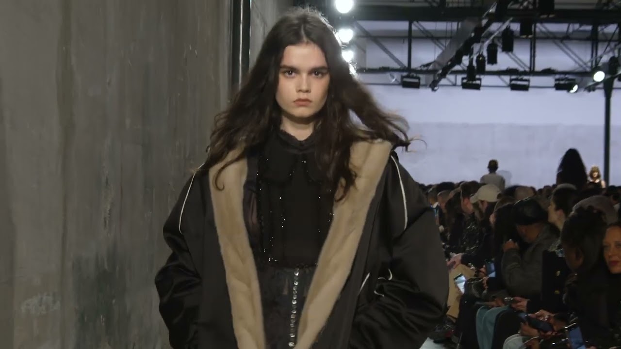N21 by ALESSANDRO DELL'ACQUA FALL WINTER 2025 WOMEN'S FASHION SHOW