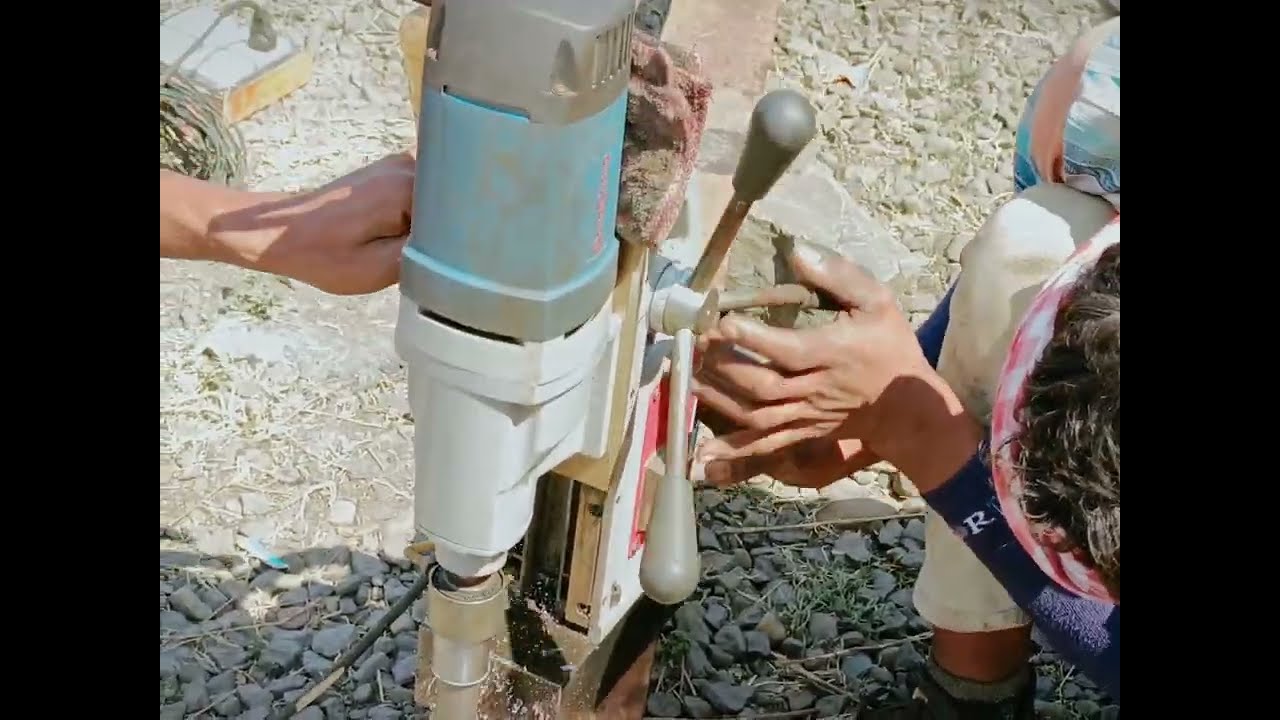 #Magnetic drill machine se kaise gaurd rail me hole kiya jata h #indian railway #drill machine #rail