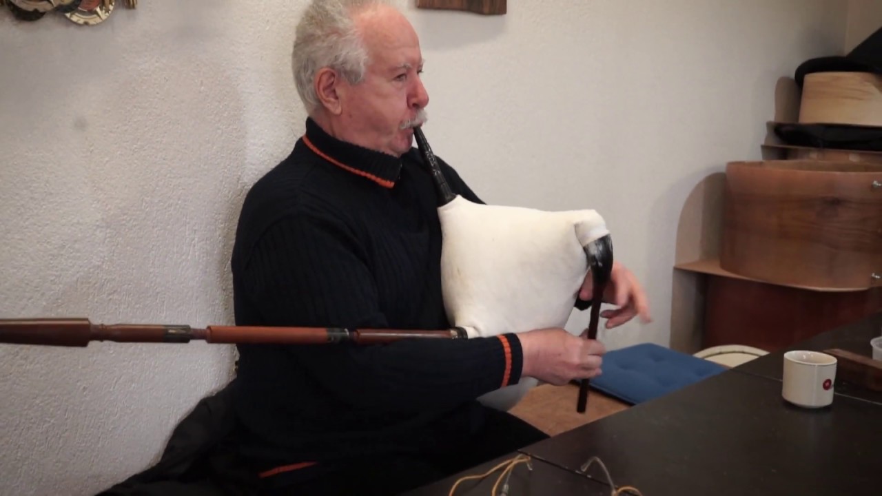 Greek bagpipe 