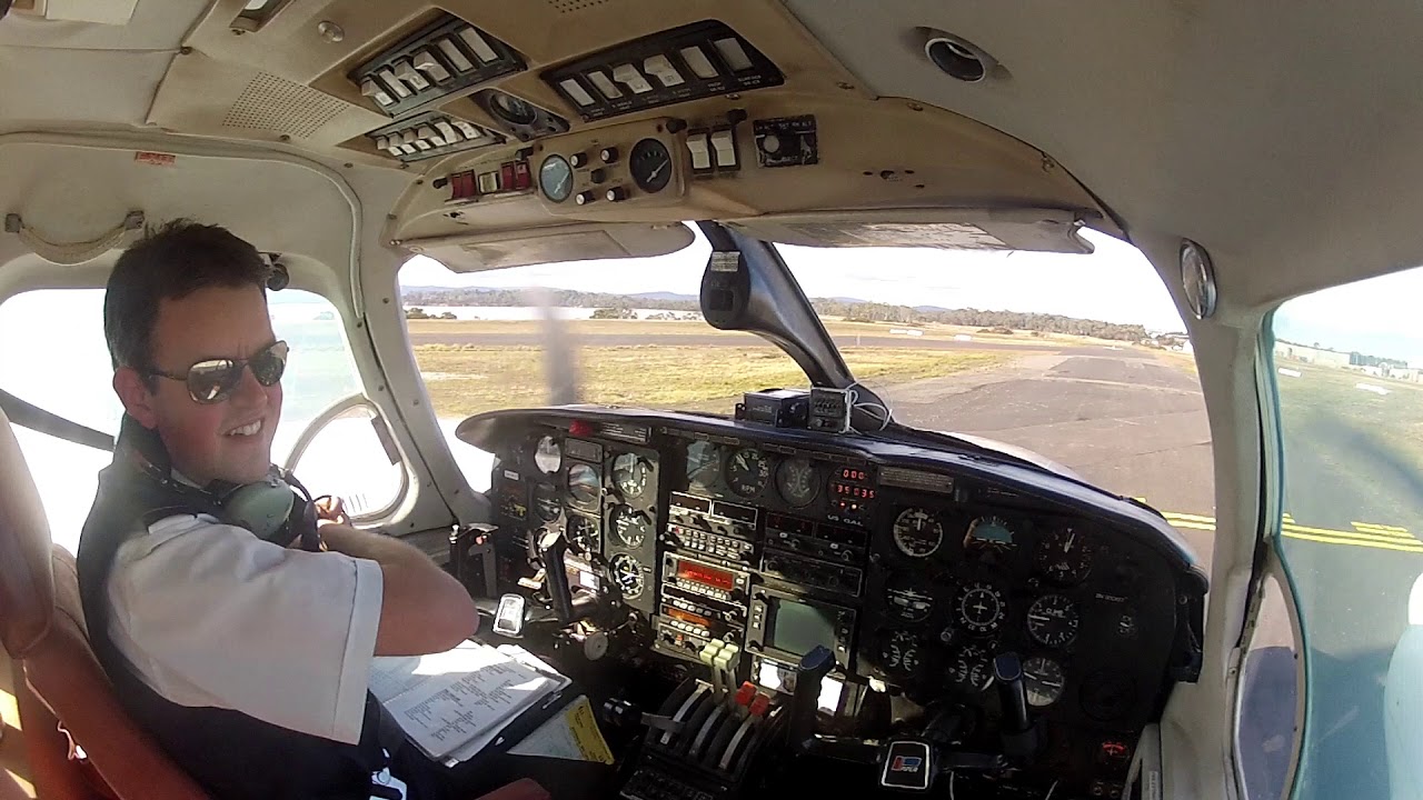 Piper Navajo, VH-BTI. Hobart / Cambridge to Launceston