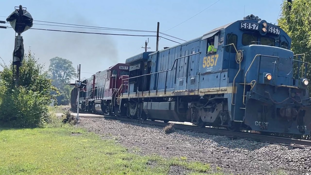 Classic Locomotive Restored & Used On Heavy Rock Train With 2 Geeps + Trains Passing In Cincinnati!