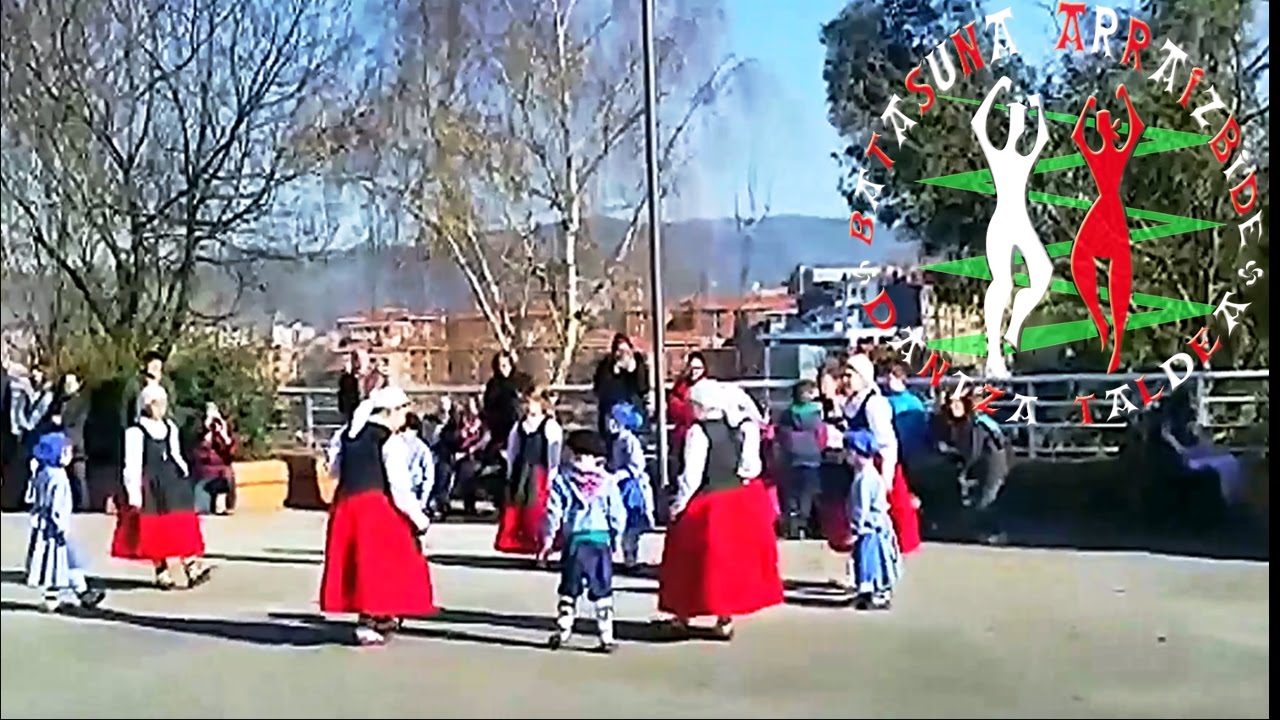Gure Txikiak: Eskudantza, Zazpi jauzi, San petrike.