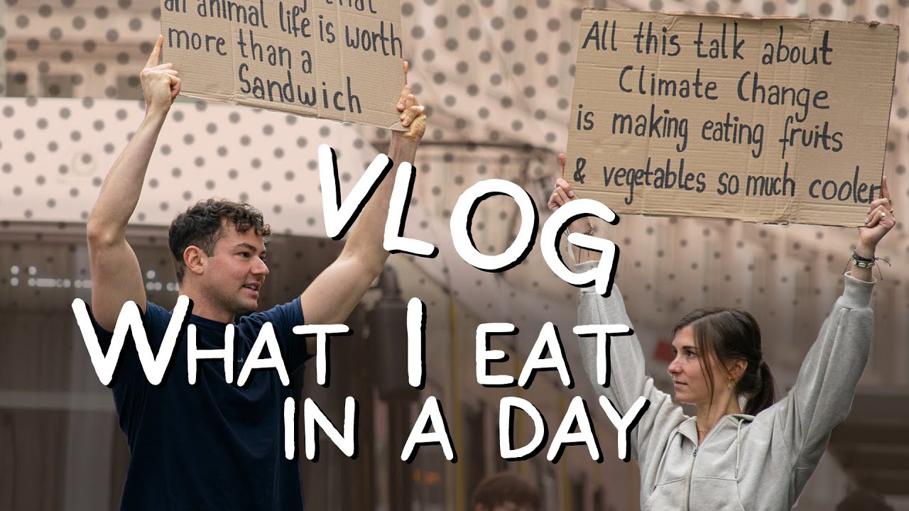 What I eat in a day - #healthyvegan #intuitivetracking #veganactivism Vlog | Annelina Waller