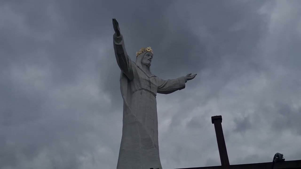 Figura Jezusa Chrystusa Króla Wszechświata - Świebodzin