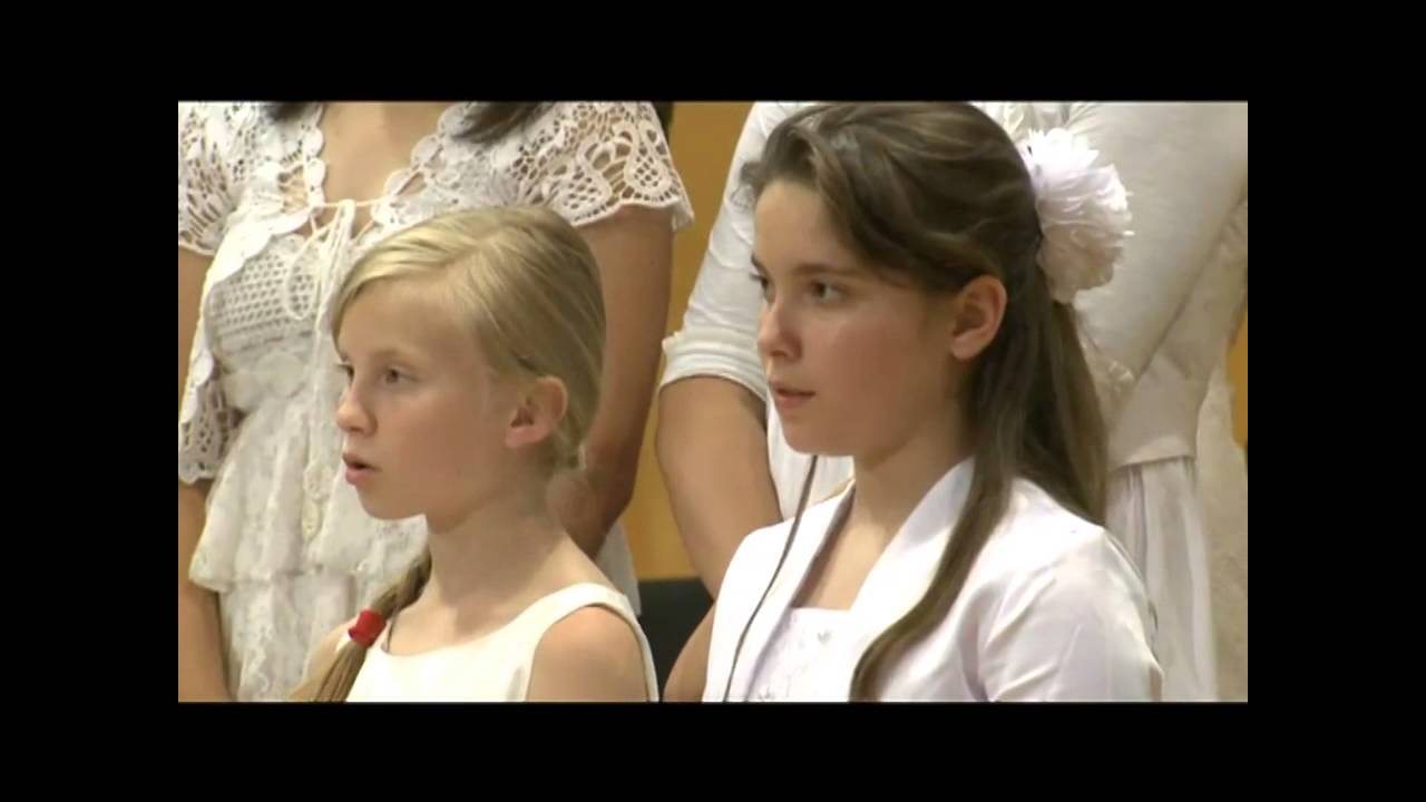 Akord Junior   Sus pe o creanga de pom